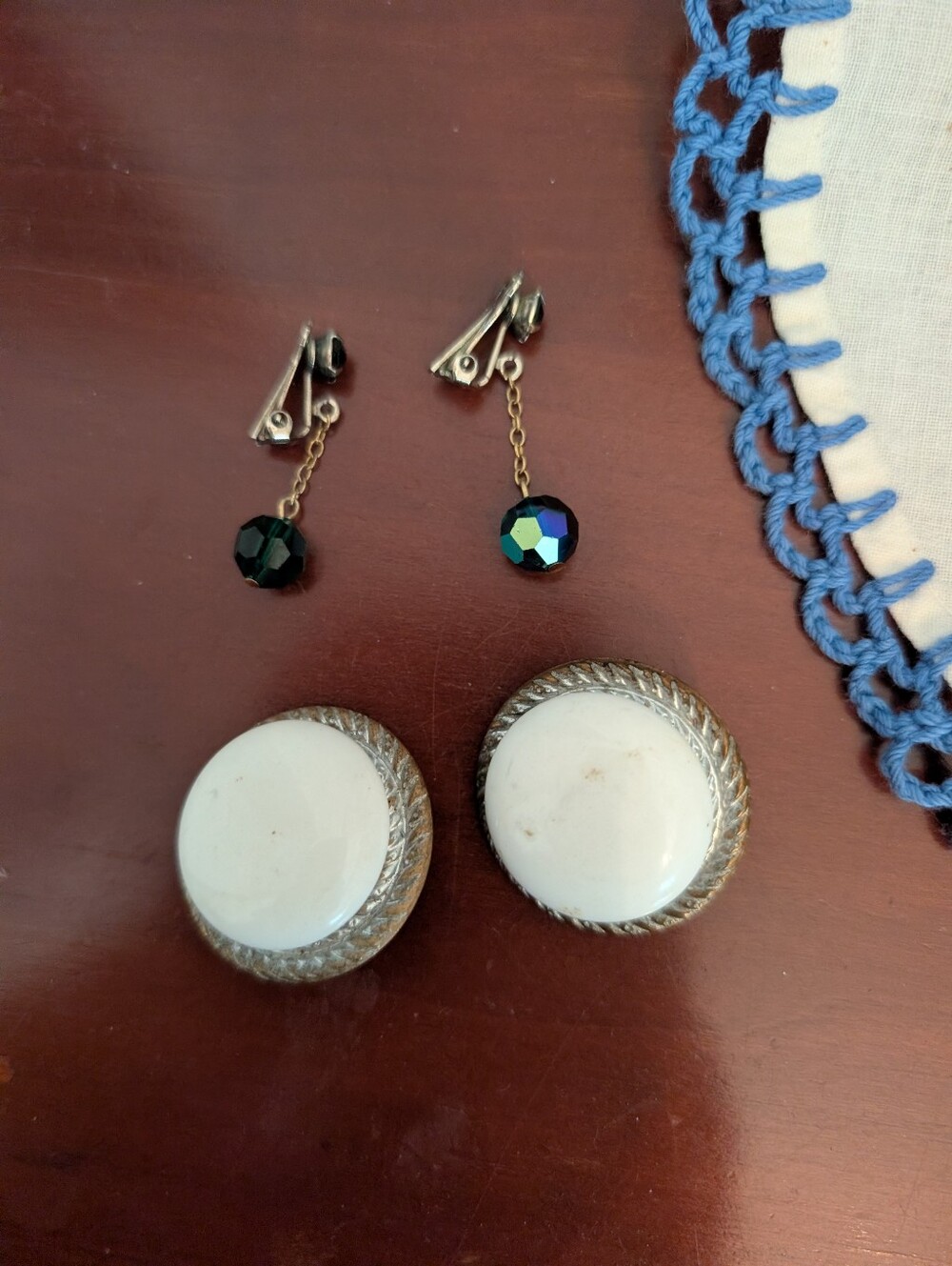 2 Pair Vintage Clip On Earring